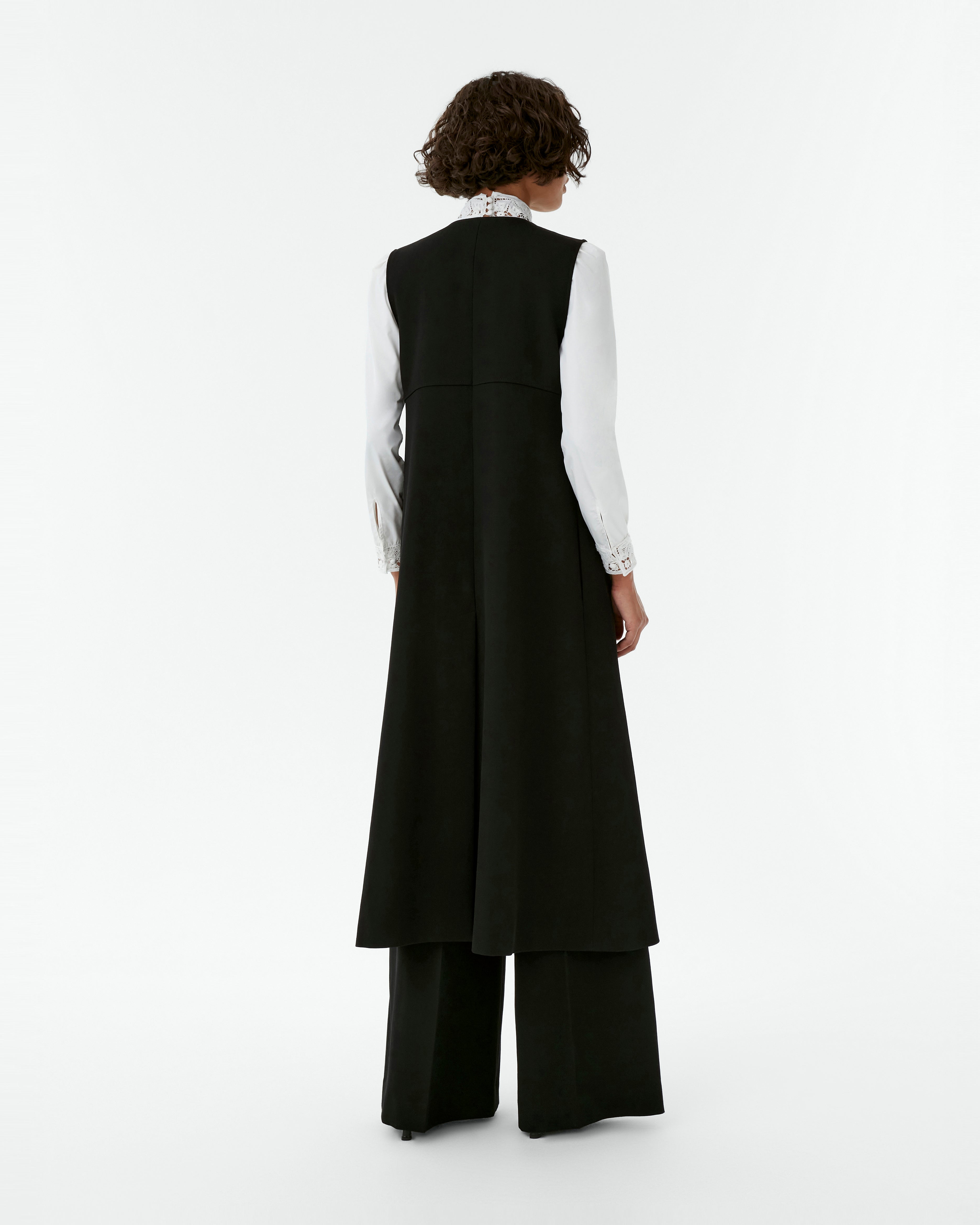 Felix Vest in Black Assam