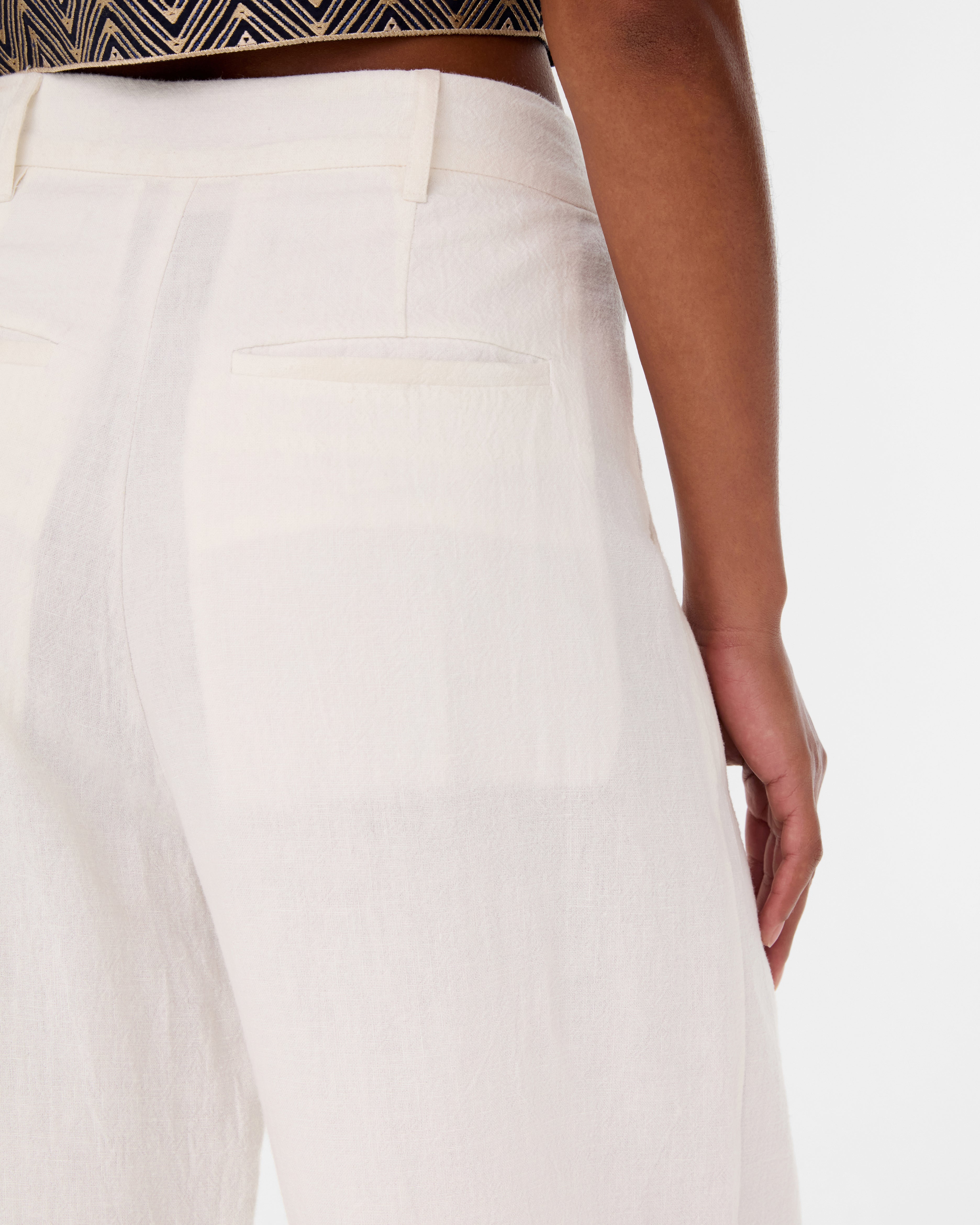 Annisa Trousers with Sand Flowers Embroidery