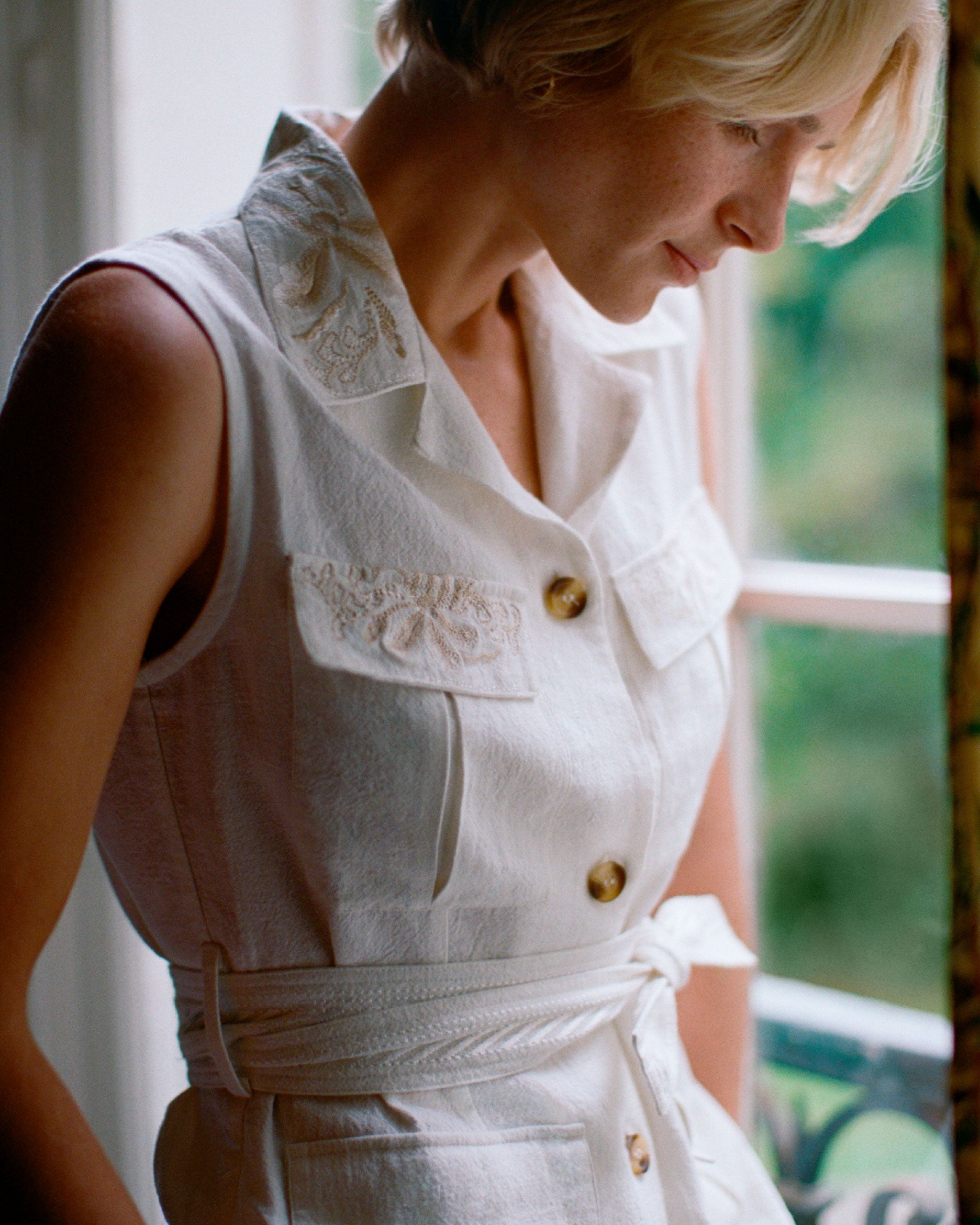 Dinda Vest with Sand Flowers Embroidery