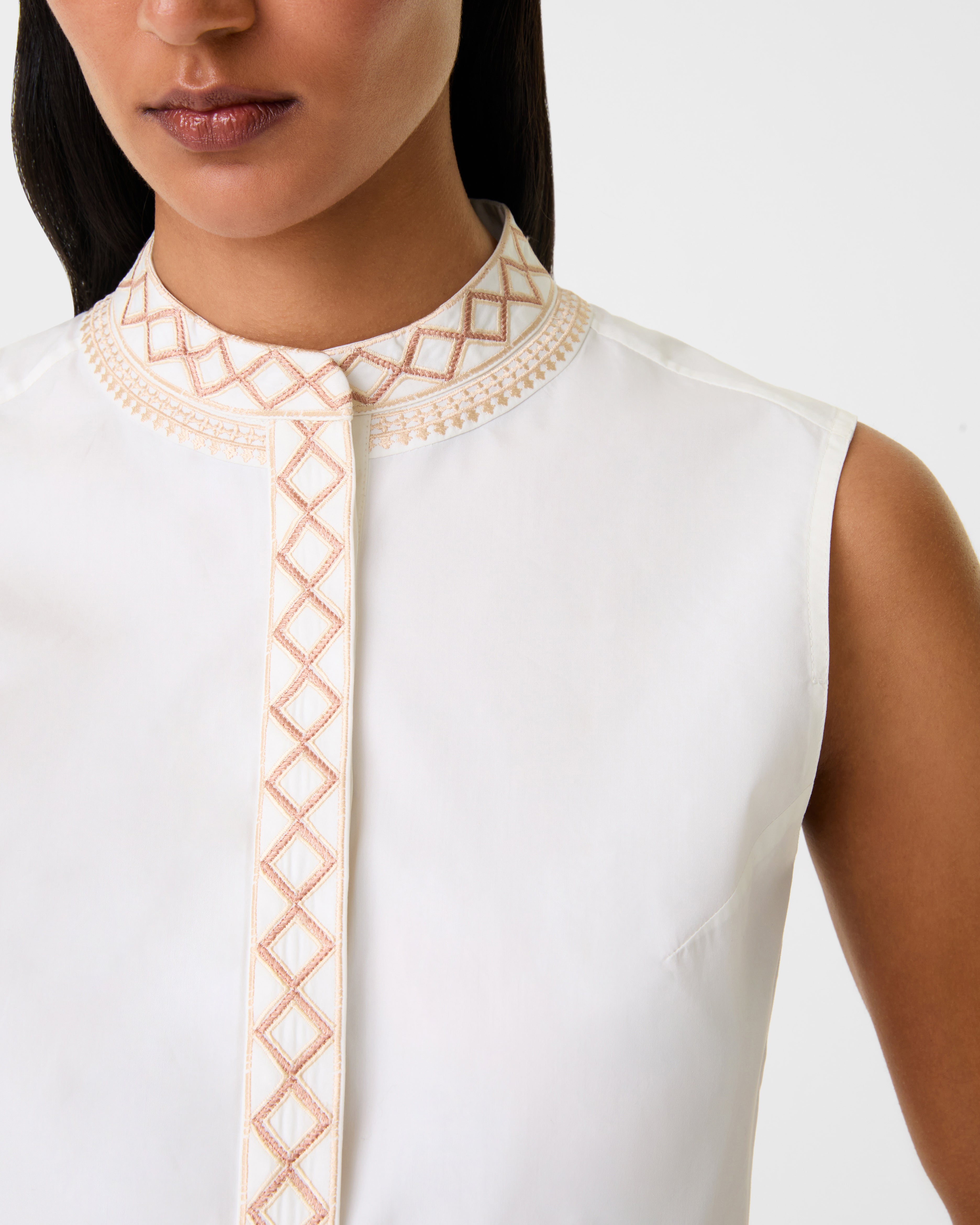 Andorra Top with Lace Embroidery