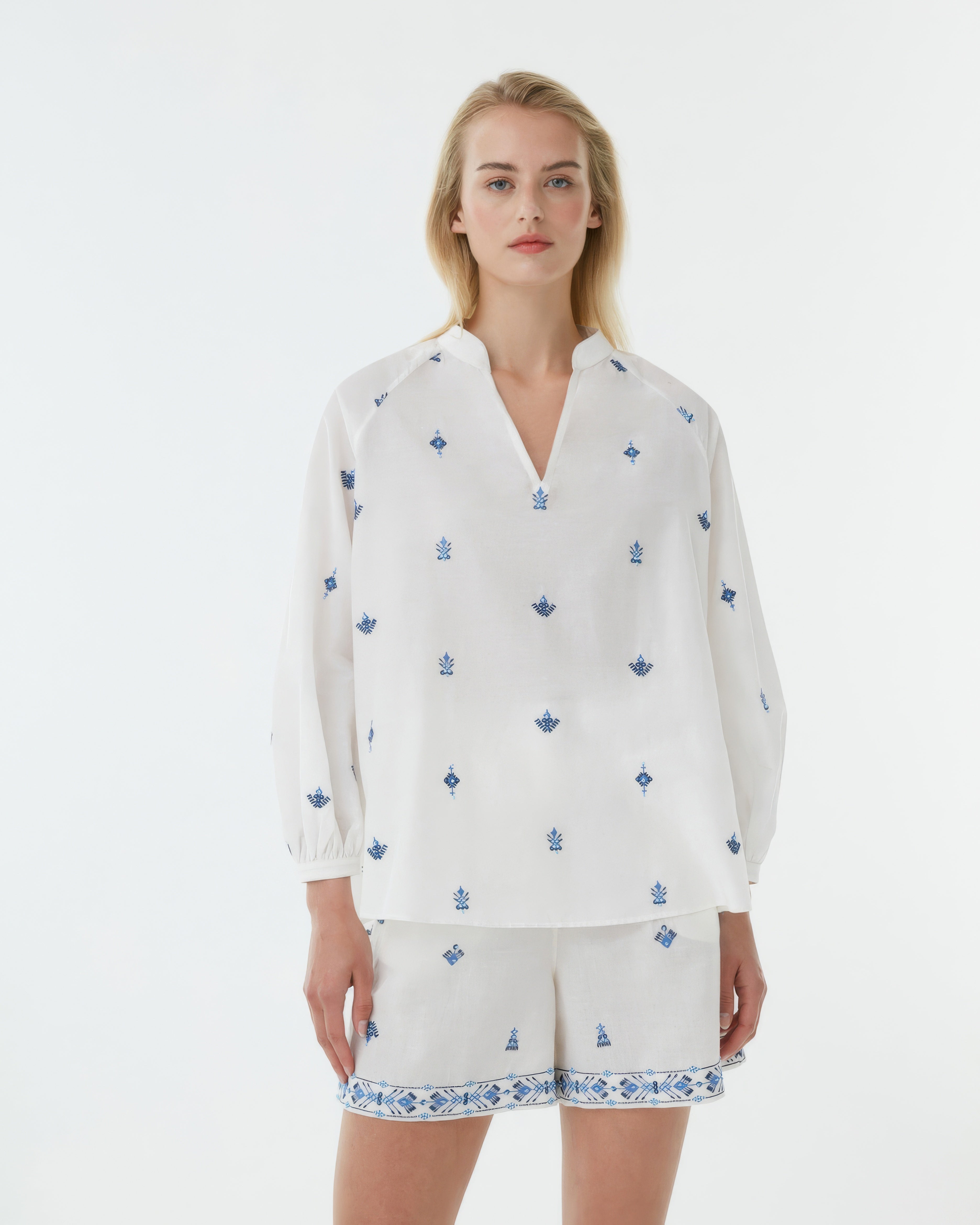 Ilizia Shirt with Astragal Embroidery