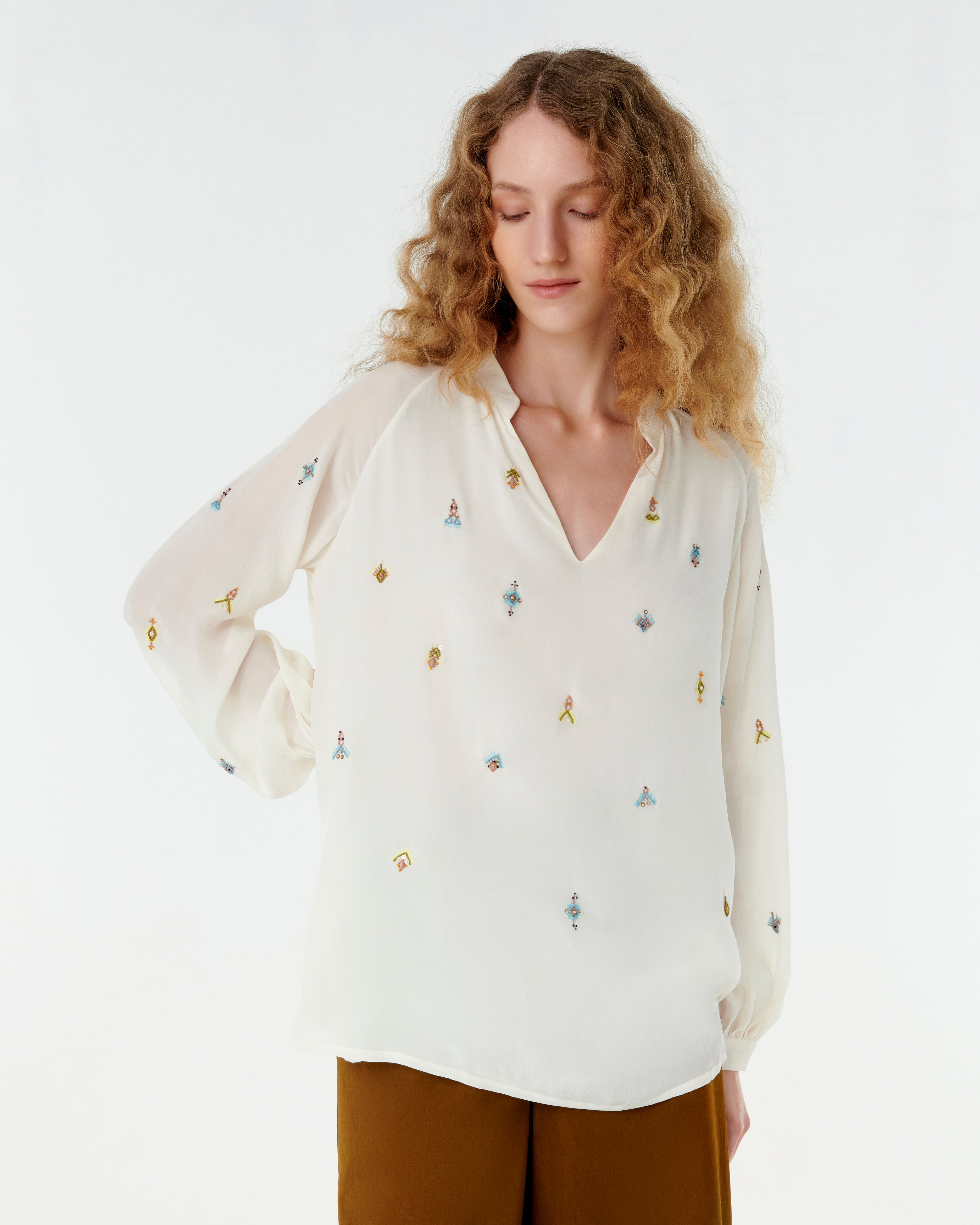 Ilizia Blouse with Astragal Embroidery