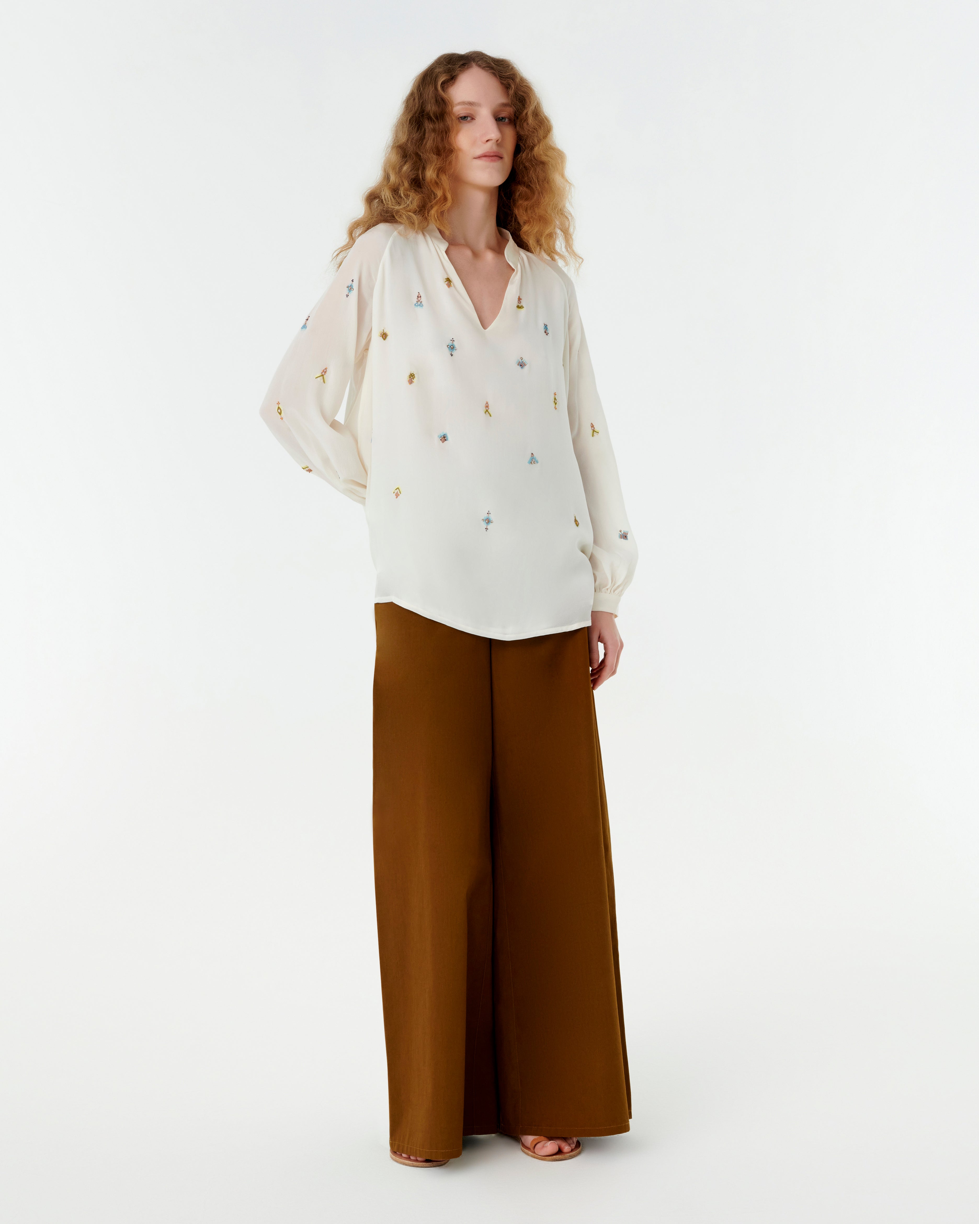 Ilizia Blouse with Astragal Embroidery