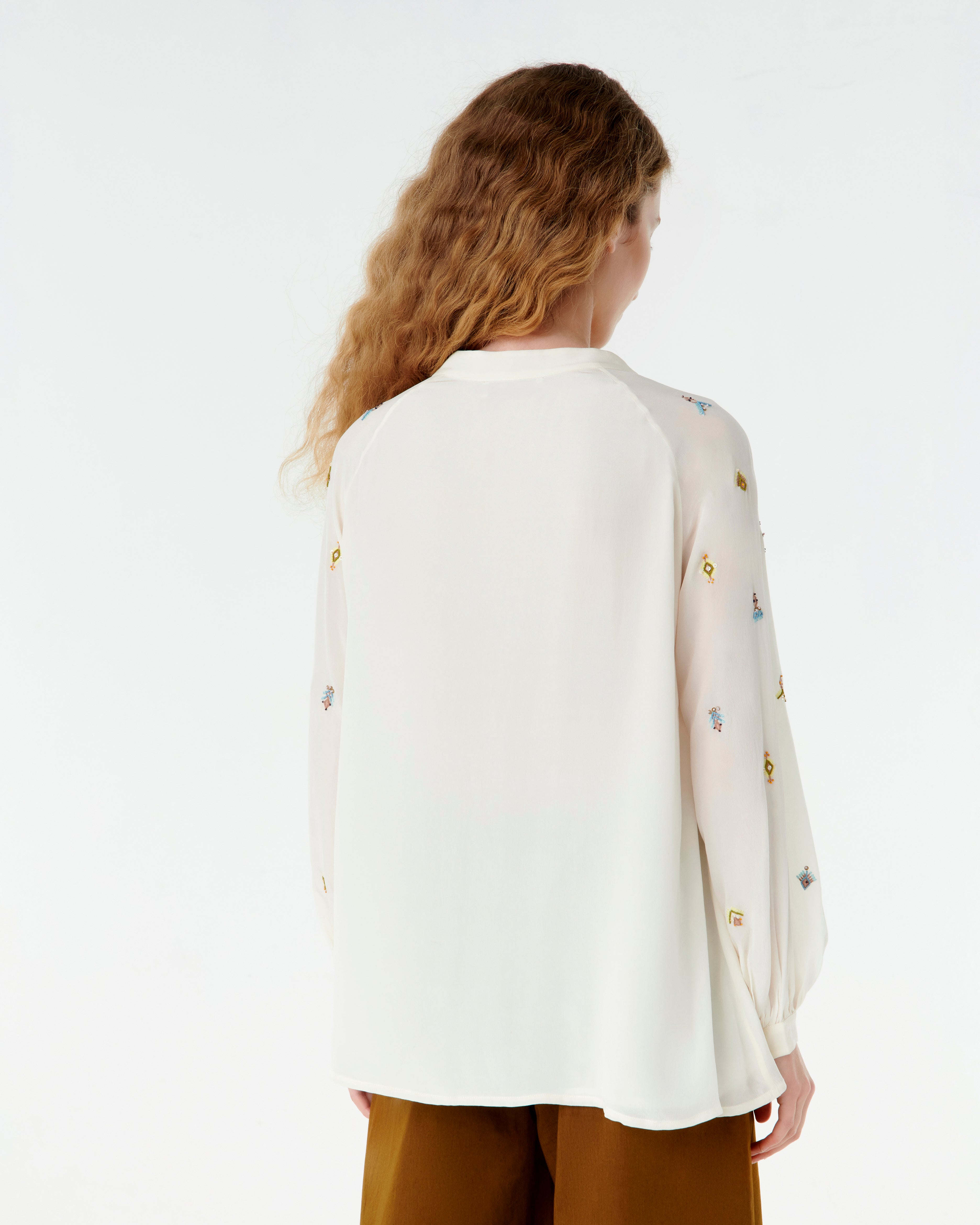 Ilizia Blouse with Astragal Embroidery