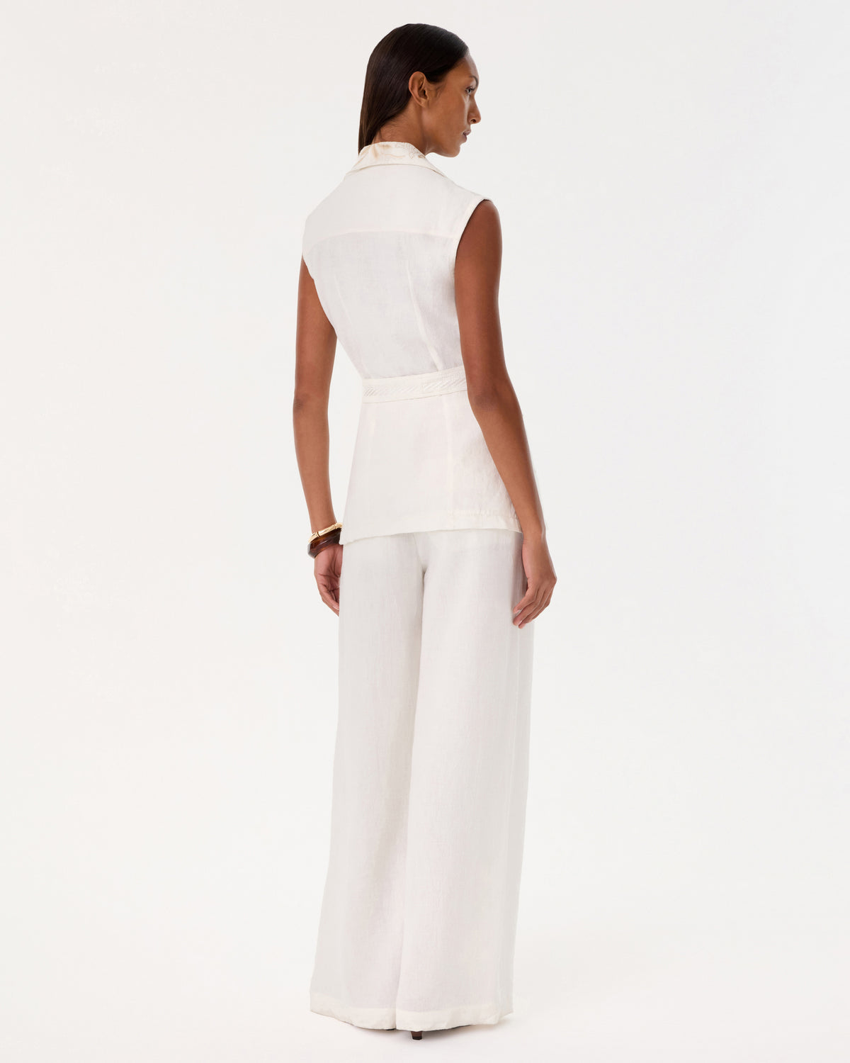 Dinda Vest with Sand Flowers Embroidery