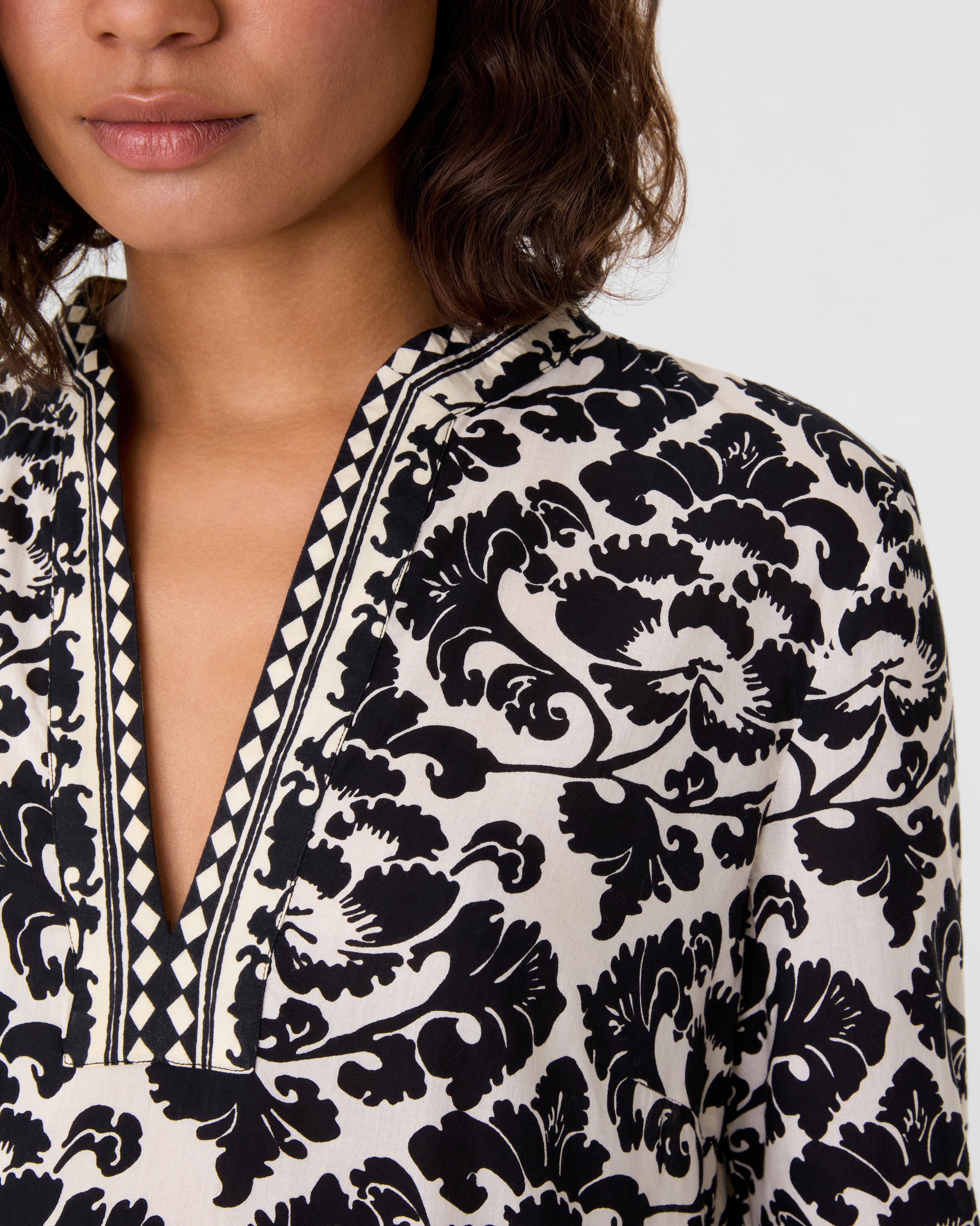 Giada Caftan in Lotus Flower Print