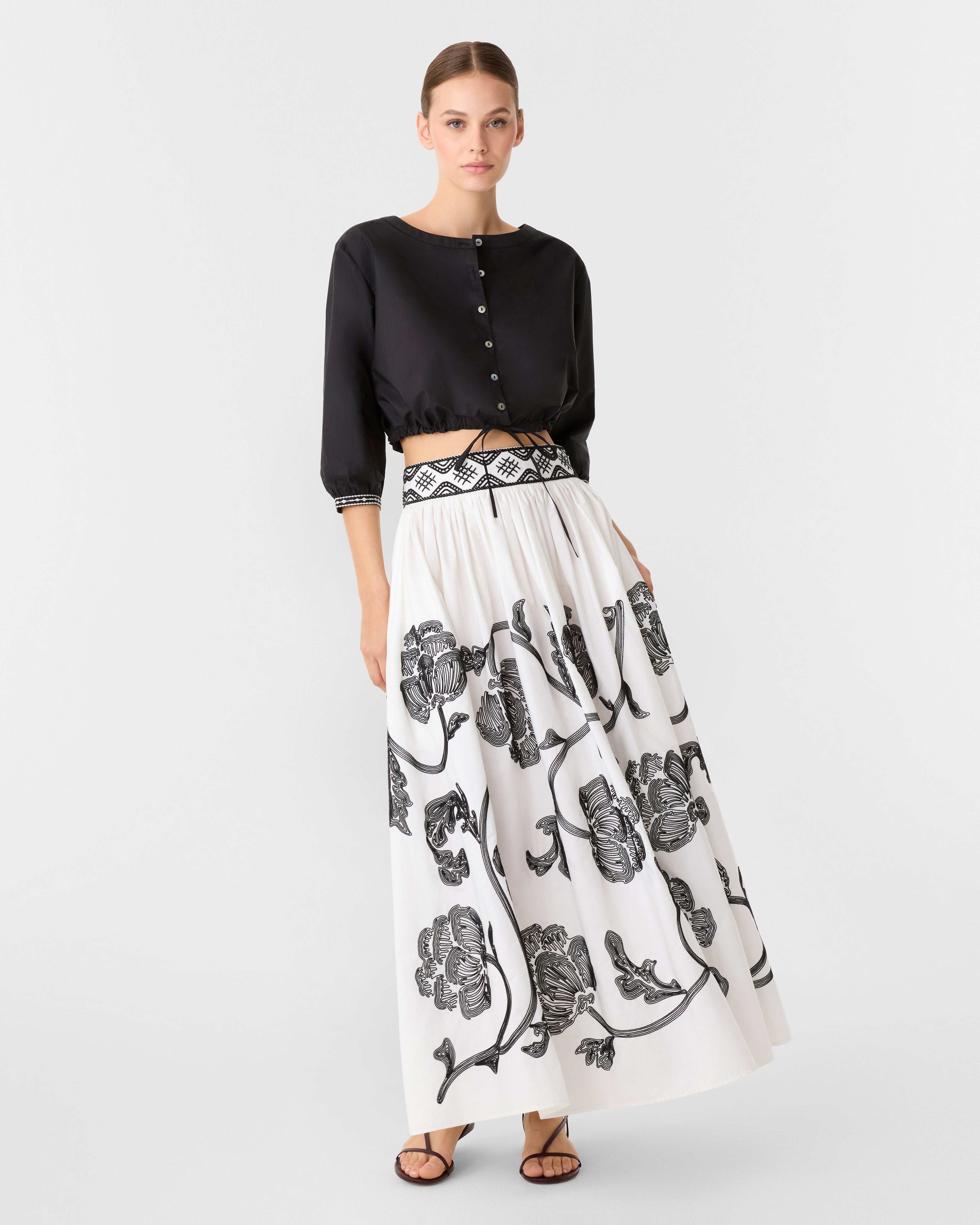 New Jinny Top with Peony Embroidery