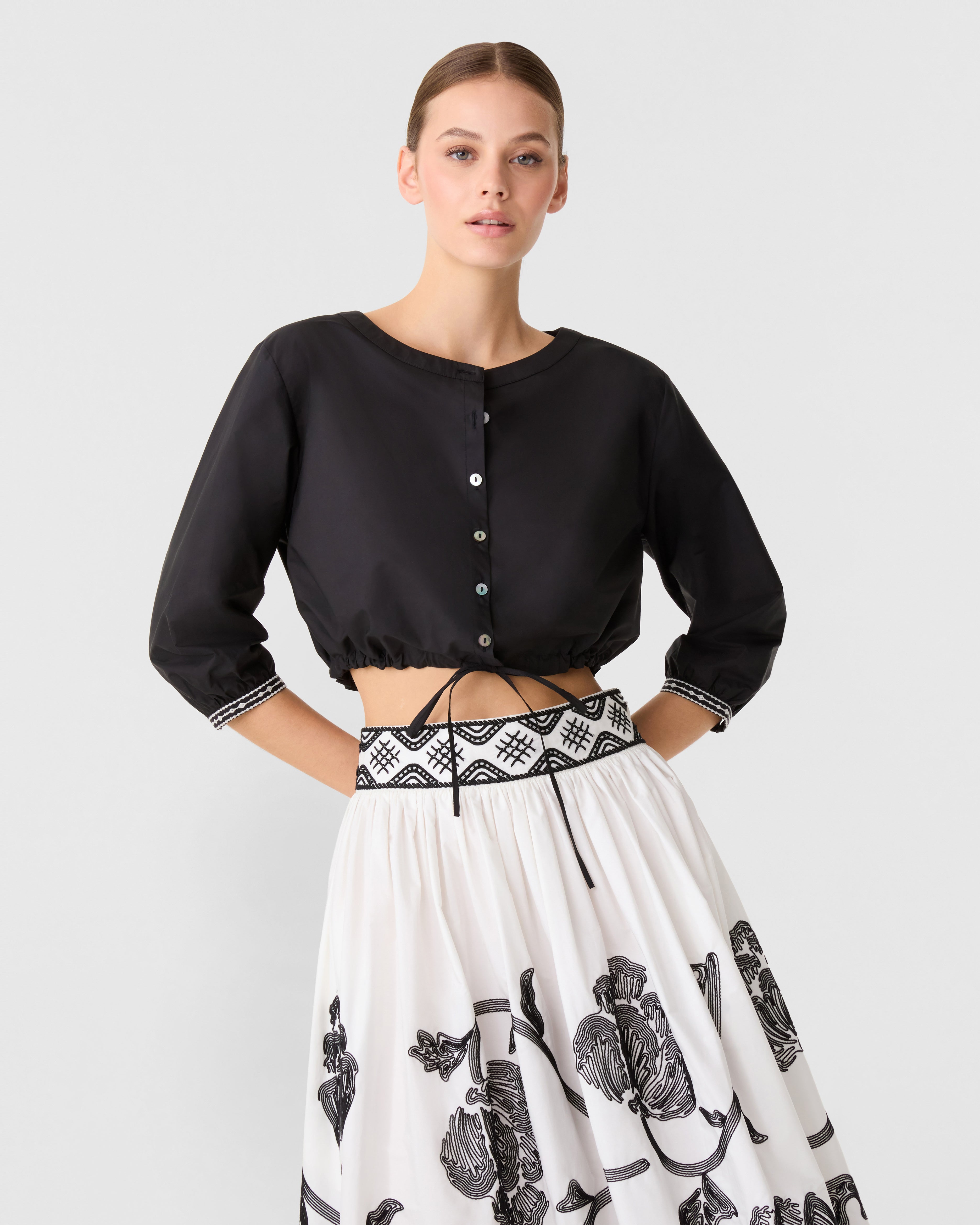 New Jinny Top with Peony Embroidery