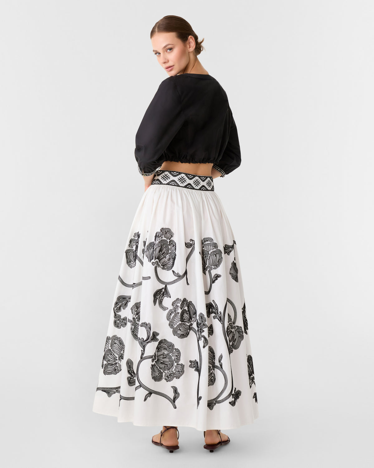 New Jinny Top with Peony Embroidery